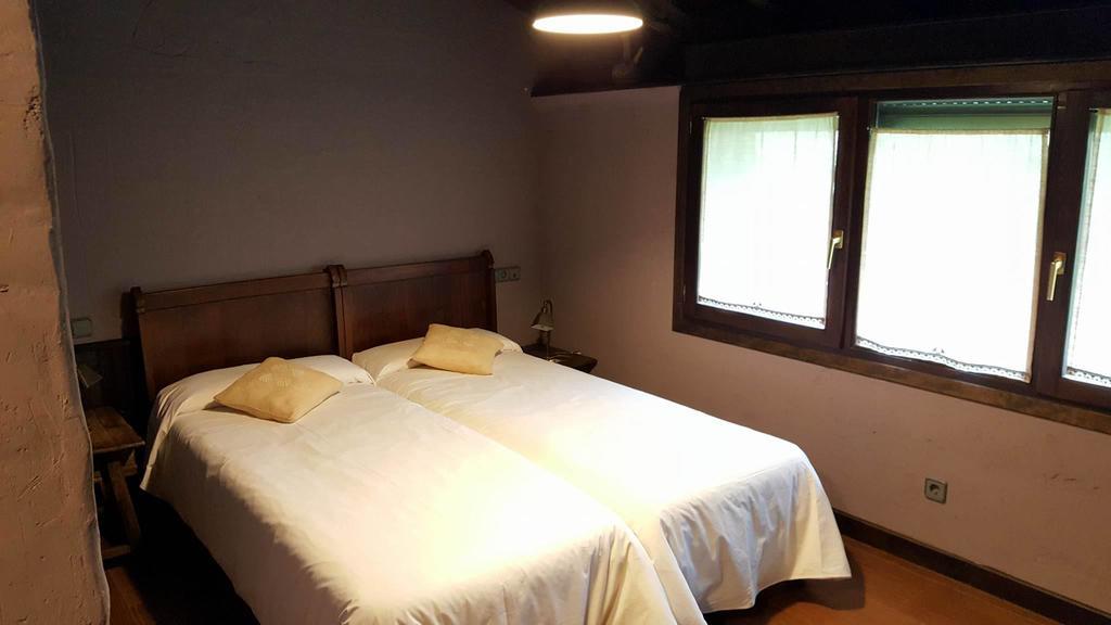Hostal Itzalargikoborda Elizondo Ngoại thất bức ảnh